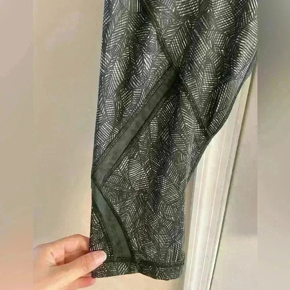 Lululemon cool to street mesh detail cropped leggings   Sz 6